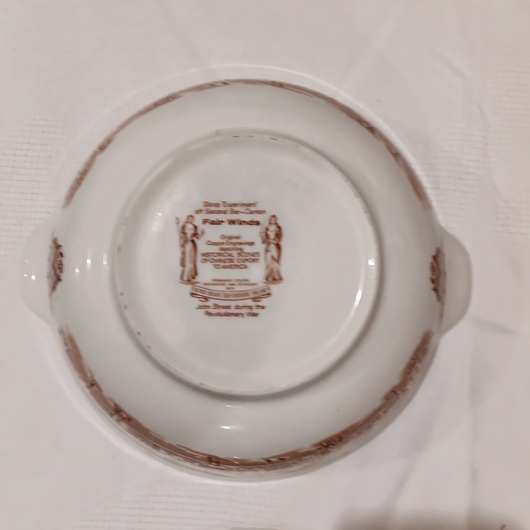 Fair winds serving bowl with lid - Picture 3 of 5